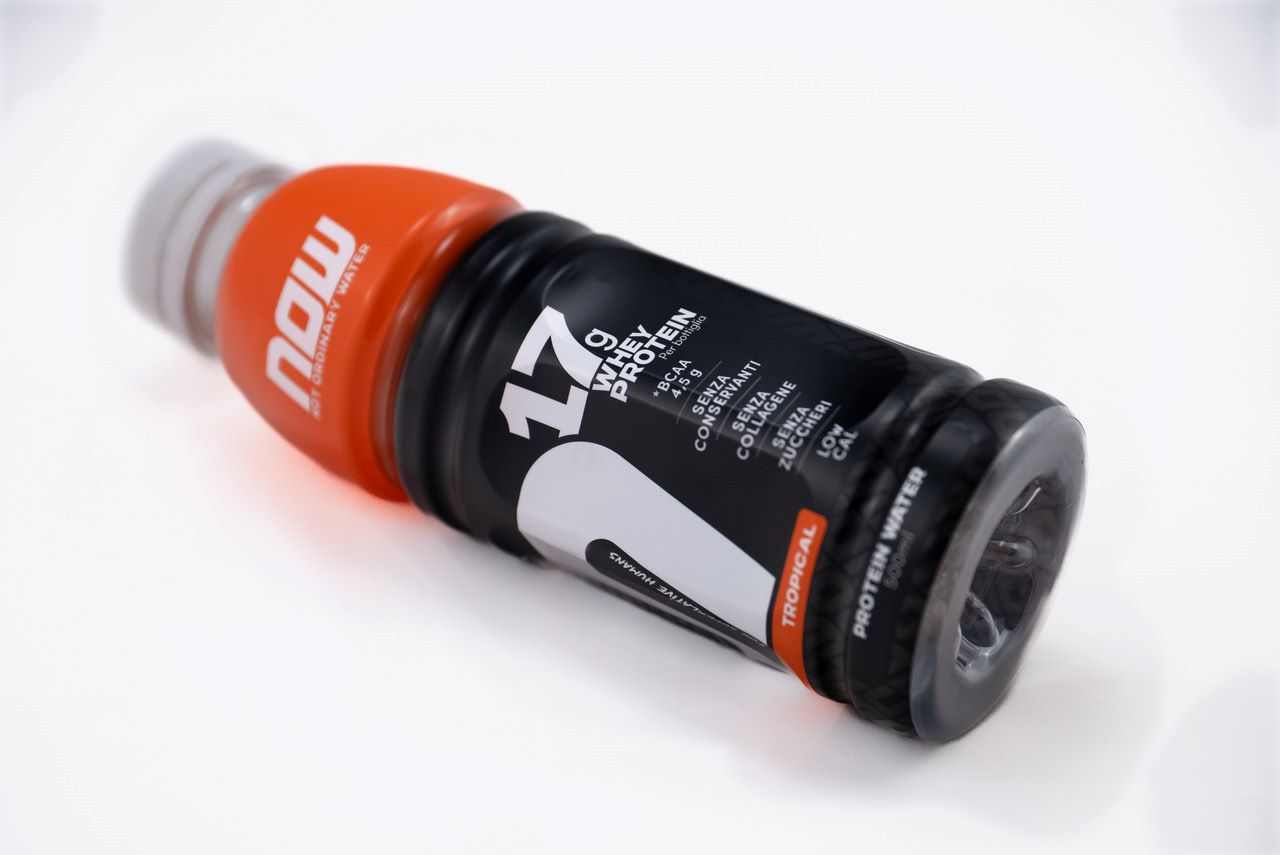 NASCE NOW, LA PRIMA ACQUA PROTEICA ITALIANA CON PROTEINE WHEY PRONTA DA BERE